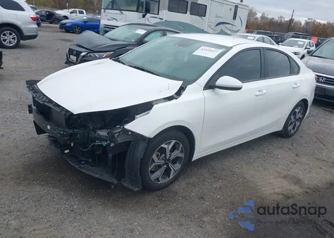 2021 Kia Forte Lxs из США, поврежденный, VIN 3KPF24AD6ME408853